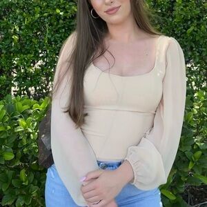 WORN ONCE Aritzia, Wilfred Tan/Cream Blouse with Long Sleeves, Size S